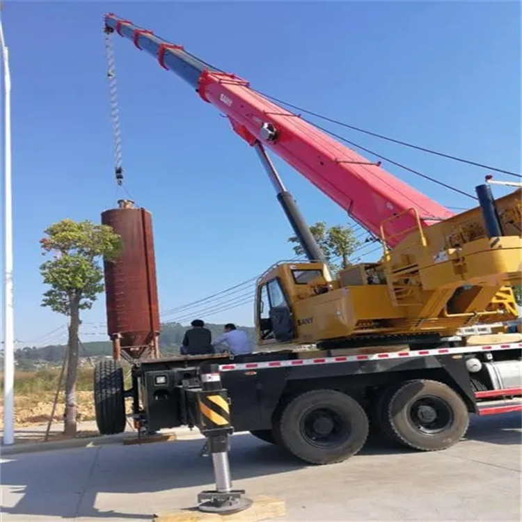 济南天桥专业吊车租赁多少钱