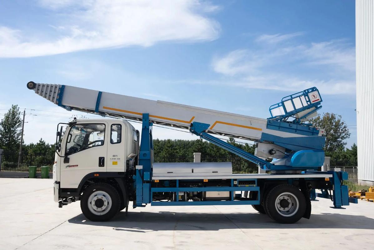 济南天桥云梯上料车租赁费用